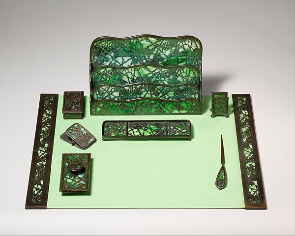 TiffanyDeskset 2